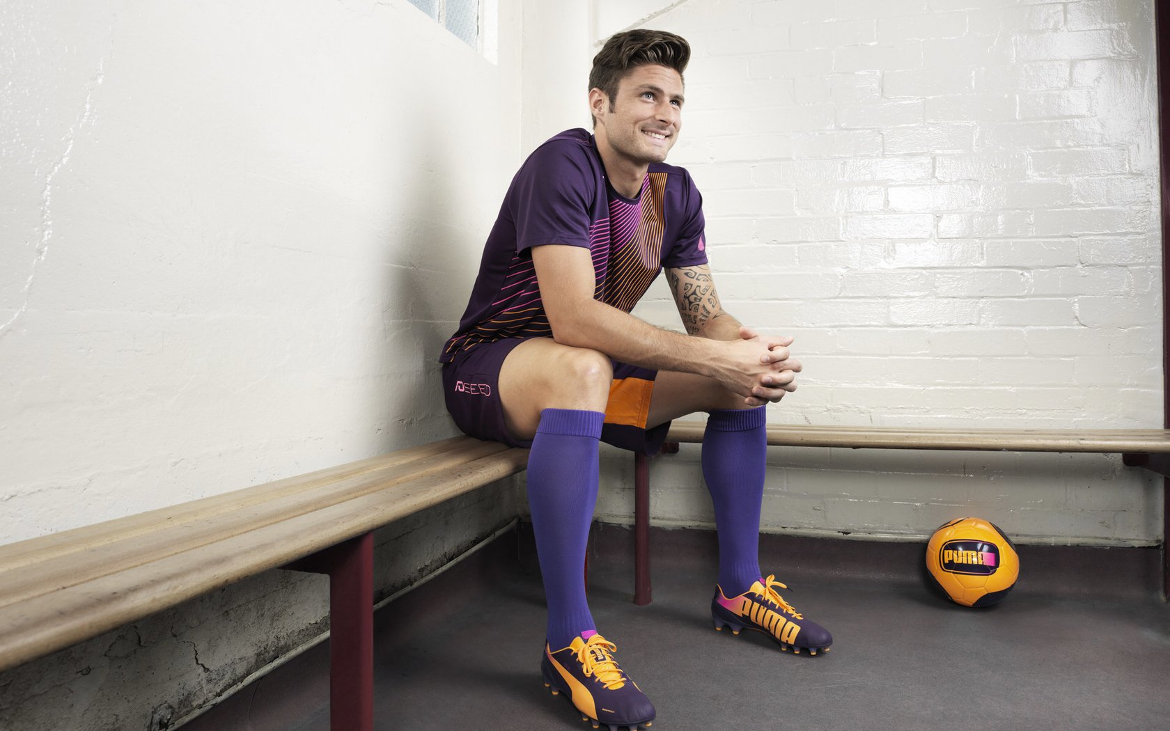 开云体育在线-唯一，当罗兰·加洛斯的国王在都灵王座前俯首—辛纳用一场非典型胜利，重写网球权力叙事